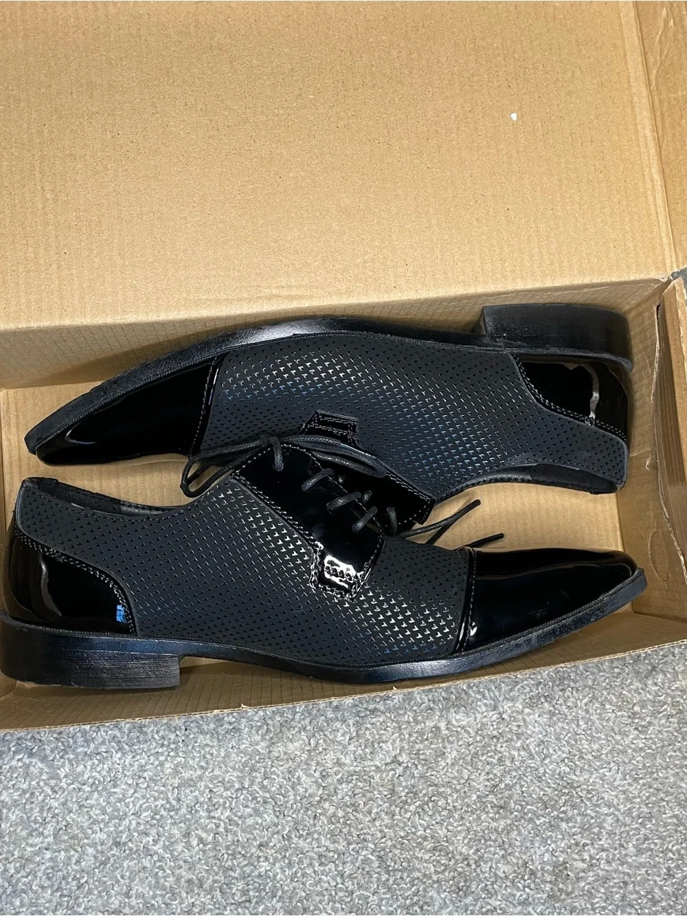 Men's Black Lace-Up Oxford Dress Shoes - Polished Patent & Textured Upper